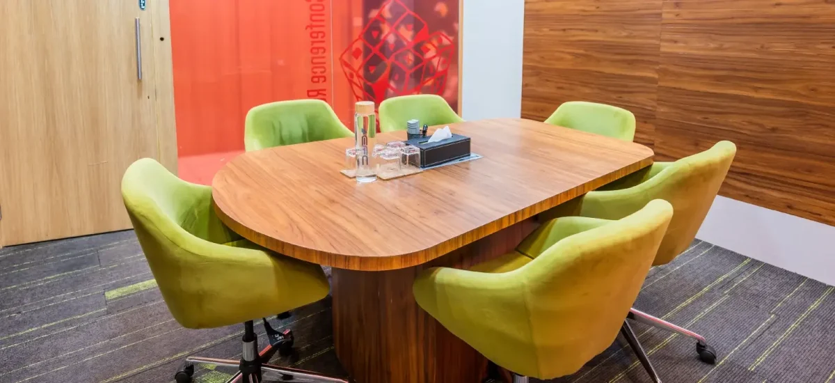 best-small-meeting-room-in-manage-office-in-mumbai